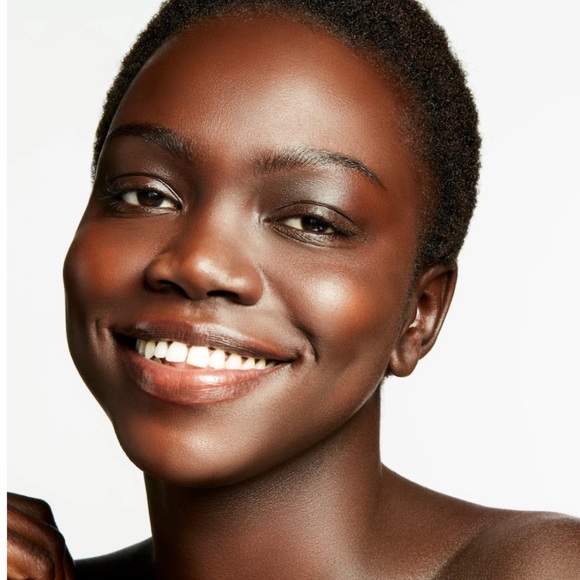 MAC Prep + Prime Natural Radiance Illuminating Primer - Picture 14 of 16